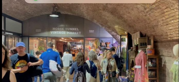 Camden Lock Market di London