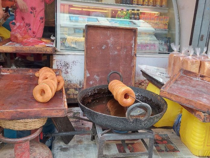 Ayo Cicipi Jajanan Pasar Kathmandu, Nepal