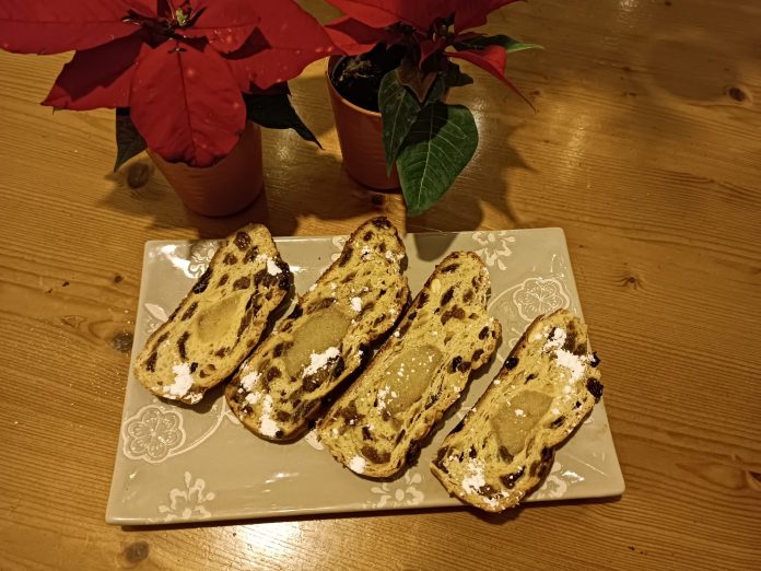 fruitcake Keceriaan Natal dengan Aneka Kue Khas Negeri Tulip