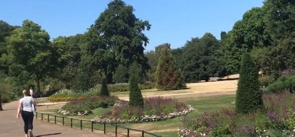 Taman Terluas Hyde Park di London