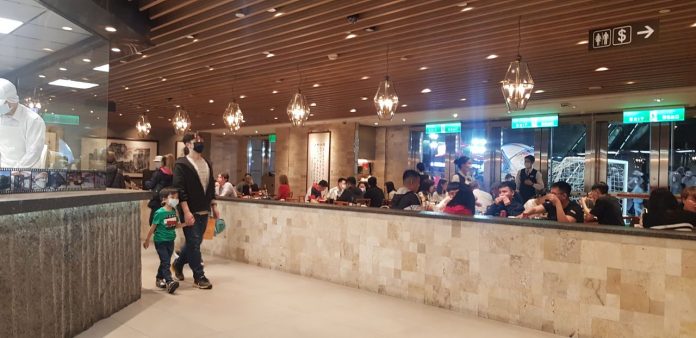 Taipei 101, Pusat Perbelanjaan