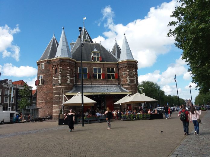 Tempat yang Bagus di Kunjungi Café In de Waag
