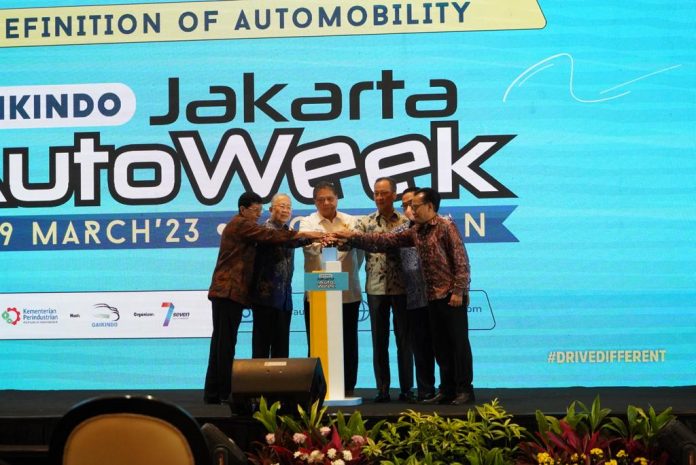 Opening Menko Airlangga dalam Opening Ceremony Pameran GAIKINDO Jakarta Auto Week (GJAW) 2023 pada Jumat (10 Maret 2023). Otomotif