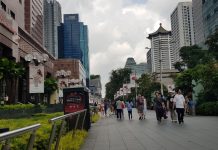 Orchard Road Kawasan Belanja Terkenal di Singapura