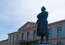 stasiun kereta api di Zwolle Belanda