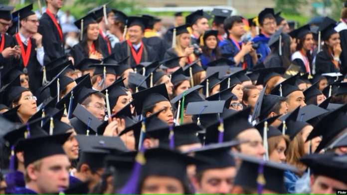 Acara wisuda di kampus George Washington University di Washington, di GWU bulan Mei 2023 lalu.