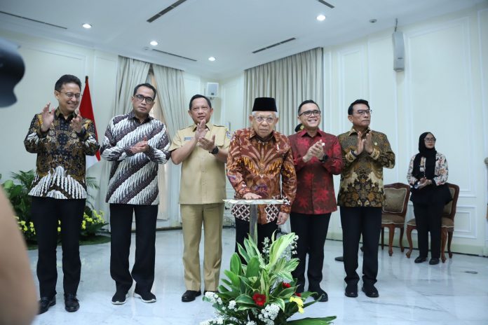 Wapres Ma’ruf Amin didampingi sejumlah pejabat dalam peluncuran MPP digital nasional Mal Pelayanan Publik