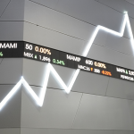 IHSG Melemah 0,13% ke 8.590,79, Top Losers SMGR, BUMI dan TLKM