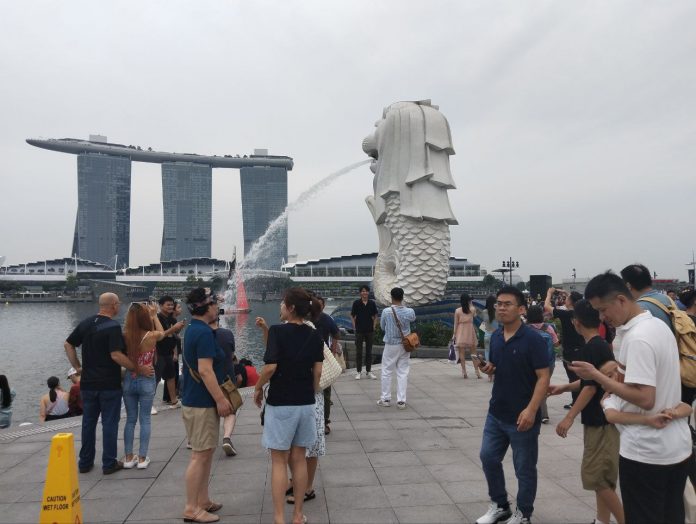 Patung Singa Maskot Negara Singapore