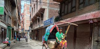 Rickshaw Alat Transportasi di Kathmandu