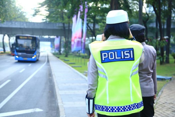 Buka tutup jalan