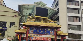 Menikmati Belanja Murah di Petaling Street Malaysia