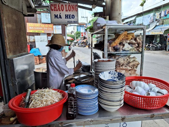 Food Street Bubur Nasi Khas Vietnam