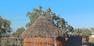 Rumah Penduduk Asli Orang Kenya Manyata House
