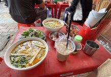 Ayo Cicipi Sop Mie Kue Ikan Goreng (Bún chả cá)