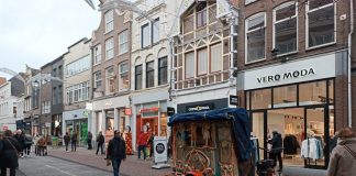 Pengamen Jalanan di Zwolle Belanda