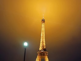 Indahnya Menara Eiffel Paris