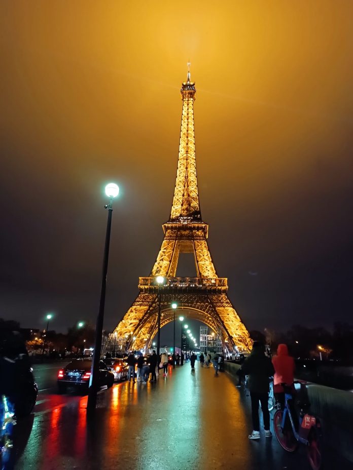 menara eifel2a Indahnya Menara Eiffel Paris