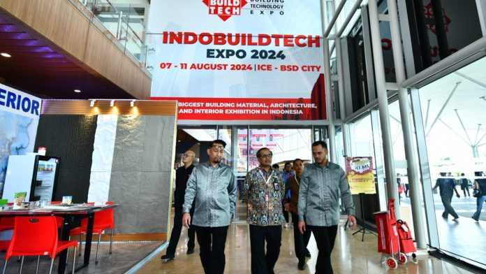 Sekjen PUPR Mohammad Zainal Fatah saat menghadiri IndoBuildTech Expo Part 2 2024 di ICE BSD, Tanggerang, Banten Foto Biro Komunikasi Publik PUPR