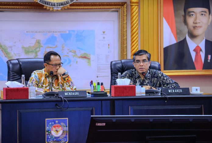 Mendagri Tito Karnavian dan Menaker Yassierli Foto Biro Humas Kemnaker