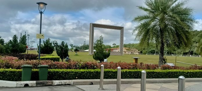 Menikmati Keindahan Taman Mahkota Jubli Emas Brunei Darussalam