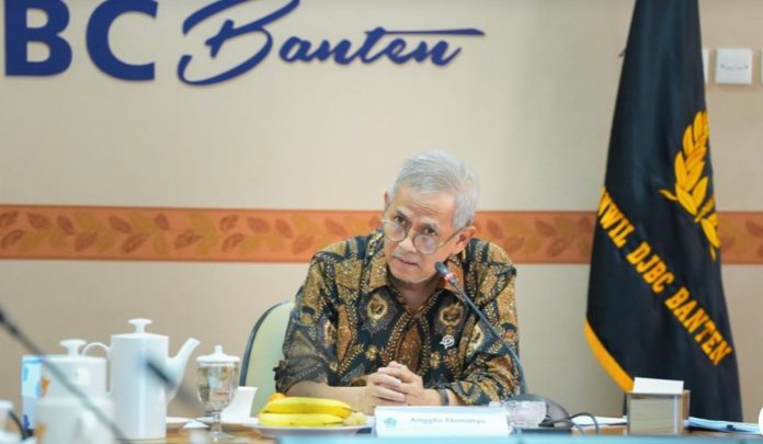 Wamenkeu Anggito Sampaikan Arahan dalam Dialog Kemenkeu Satu Banten Wamenkeu Anggito Sampaikan Arahan dalam Dialog Kemenkeu Satu Banten