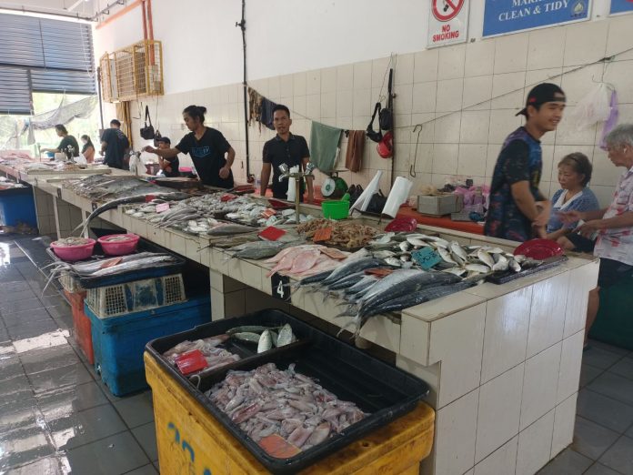 Destinasi Seru di Miri Fish Market Sarawak