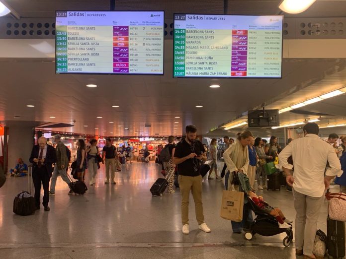 Stasiun Kereta Api Utama di Madrid Puerta de Atocha
