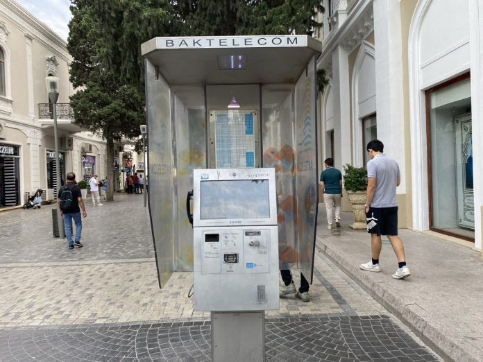 Fasilitas Telepon umum di Azerbaijan