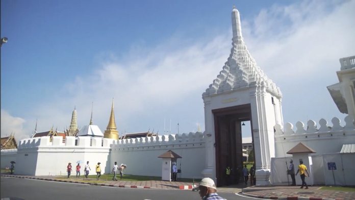 foto1 Mengungkap Keindahan dan Sejarah Grand Palace Bangkok