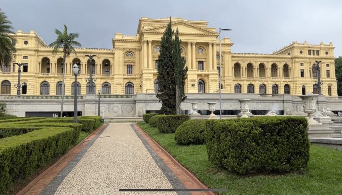 Museum Ipiranga Menyimpan Koleksi Besar yang mencakup Benda- Benda Bersejarah