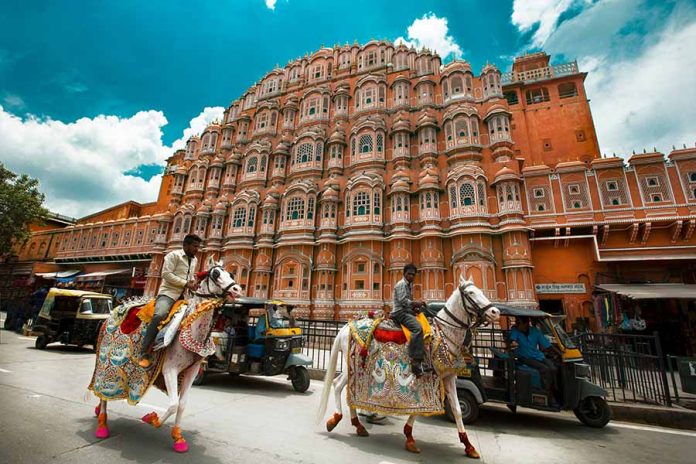 Hawa Mahal Road