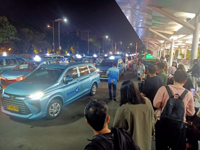 Taksi Blue Bird1 Taksi Blue Bird