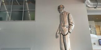 Patung Lennart Meri Menghormati Pemimpin Kemerdekaan Estonia