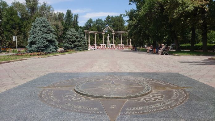 Titik Nol Bishkek di Kyrgyzstan
