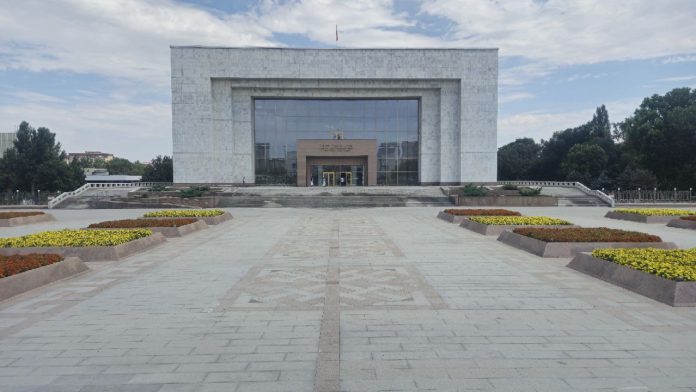 photo_6102862616394317557_y Menelusuri Sejarah dan Budaya Kyrgyzstan di Museum Nasional