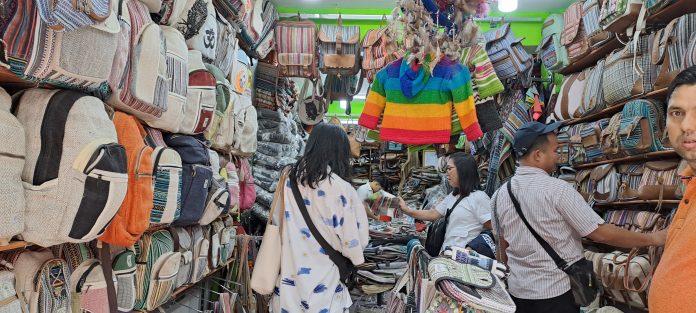 Tas Asli Produk Nepal Karya Tangan yang Penuh Makna dan Keindahan