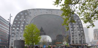 Markthal Rotterdam Pasar di Antara Kaca dan Langit