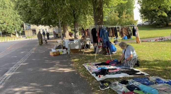 Käpylä Kirpputori Pasar Loak Menawan di Helsinki