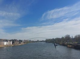 Pesona Meuse di Tengah Maastricht Belanda