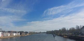 Pesona Meuse di Tengah Maastricht Belanda
