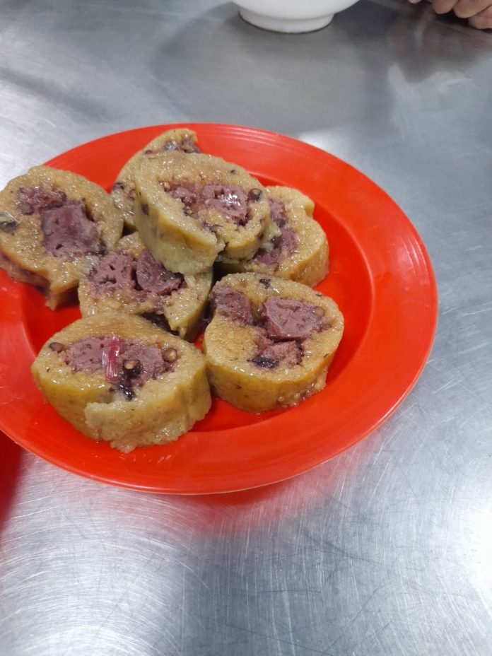 Bánh Tét Makanan Khas Vietnam yang Penuh Makna