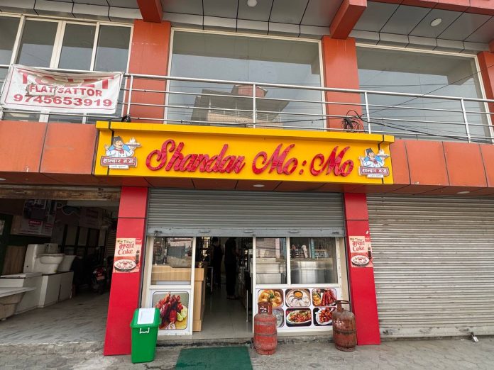 Nikmati Momo Lezat di Sandar MoMo Lalitpur