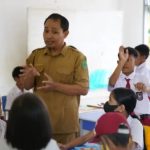 Perkuat Kesejahteraan Guru, Tunjangan Naik dan Beasiswa untuk 150 Ribu Pendidik Guru