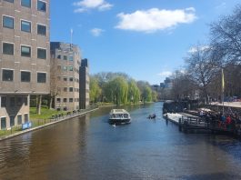 Menyusuri Kanal Singelgracht Amsterdam