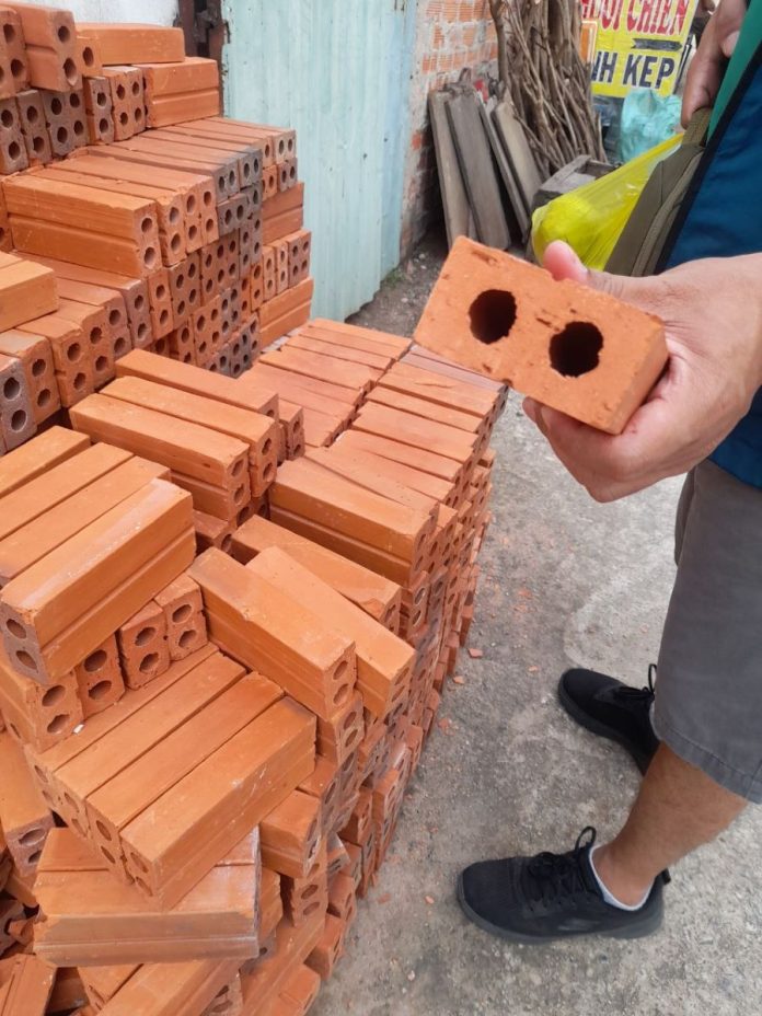 batu bata2 Rahasia di Balik Lubang Batu Bata Vietnam
