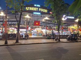 Menikmati Street Food Khas Vietnam di Benh Nghe
