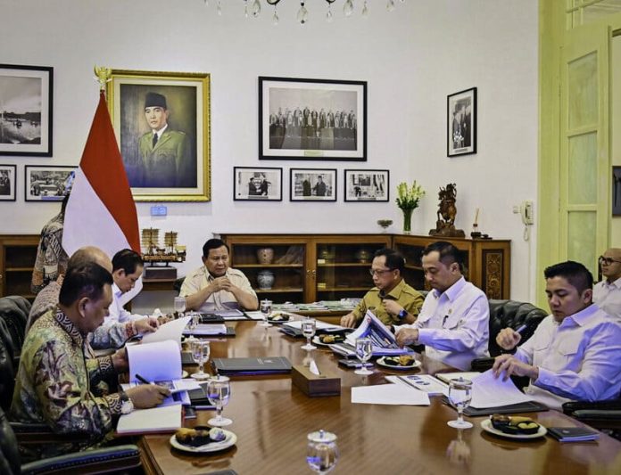 presiden_rapat_pengelolaan_sampah (1) (1)