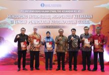 Juda Agung saat meluncurkan buku Kajian Stabilitas Keuangan No.45, Agustus 2025 (KSK 45). Dengan tema 'Mendorong Intermediasi, Memperkuat Ketahanan di Tengah Peningkatan Ketidakpastian Global'