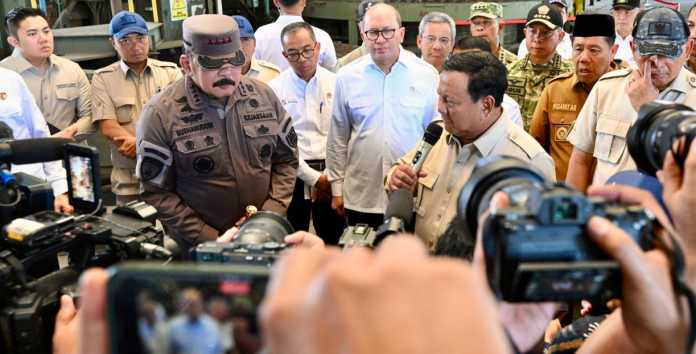 Wamenkeu Suahasil Dampingi Presiden Prabowo Meninjau 6 Smelter Ilegal di Bangka Belitung